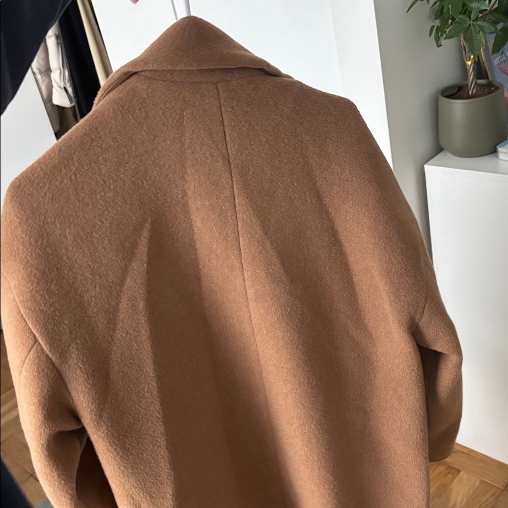 Reformation Sierra Oversized Coat in Camel - Picture 6 of 12